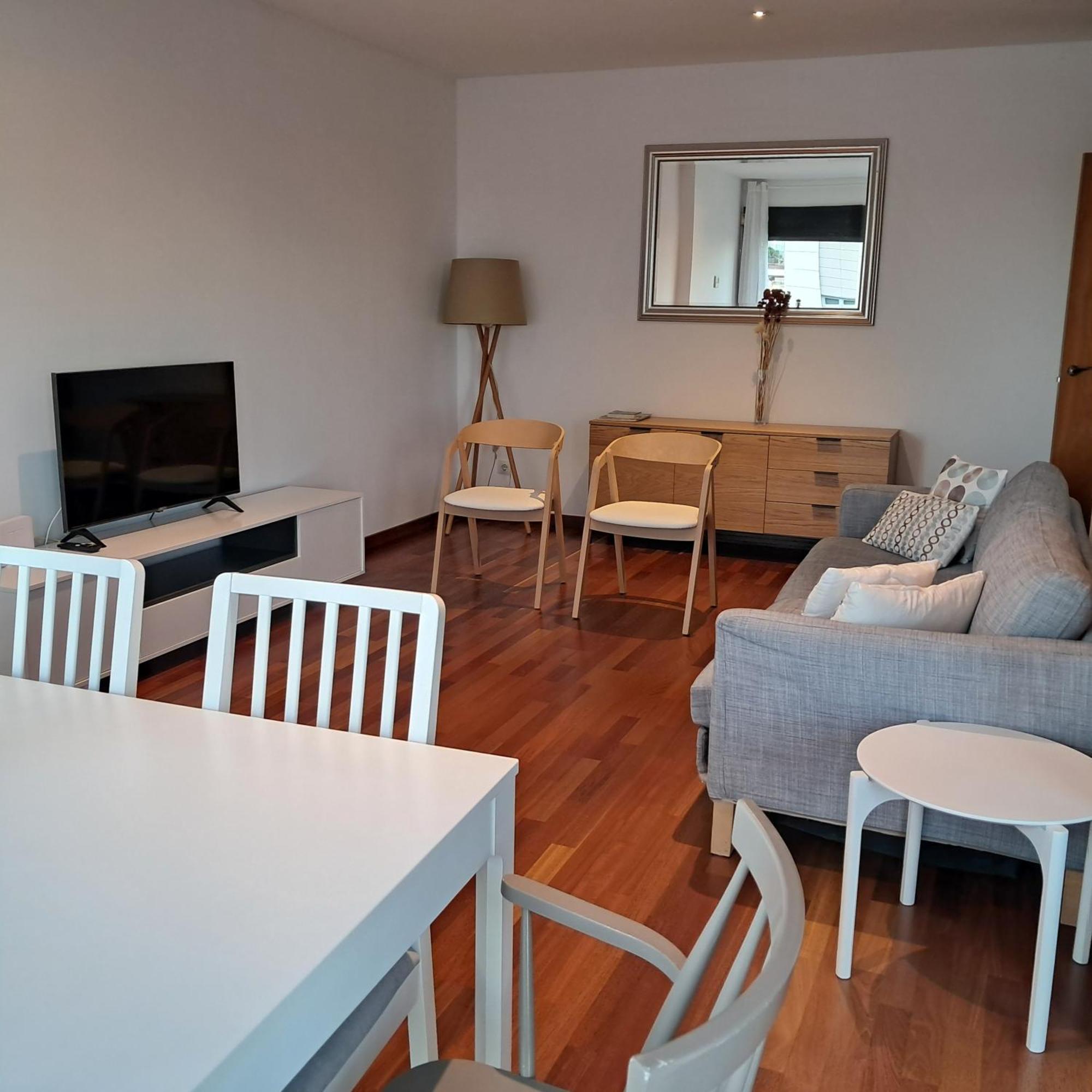 Modern Apartment, With Parking, Close To The Beach!! Sant Adrià de Besòs Eksteriør billede
